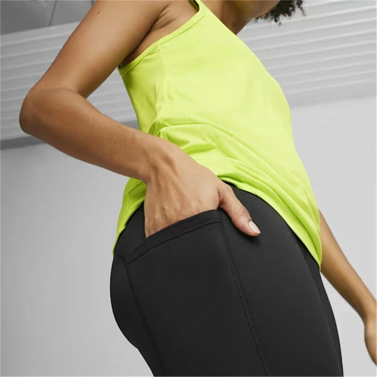 V4H943308A15E0AFC80927E012B012527C3R5470058P5