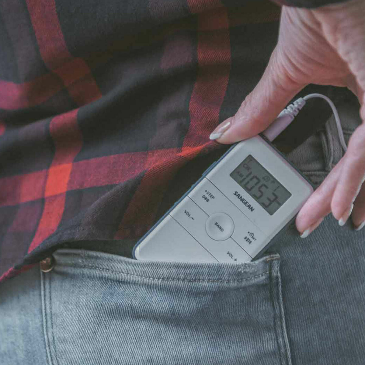 V3HD800EAD6569BEE3AD5B5664DF4957025R5689098P9