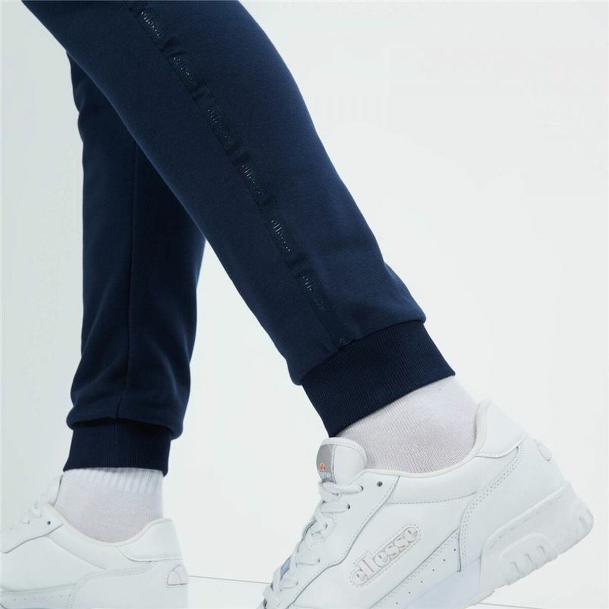 V5HD04BEFD9BFCFC419825B63CE948D3F93R4761390P8