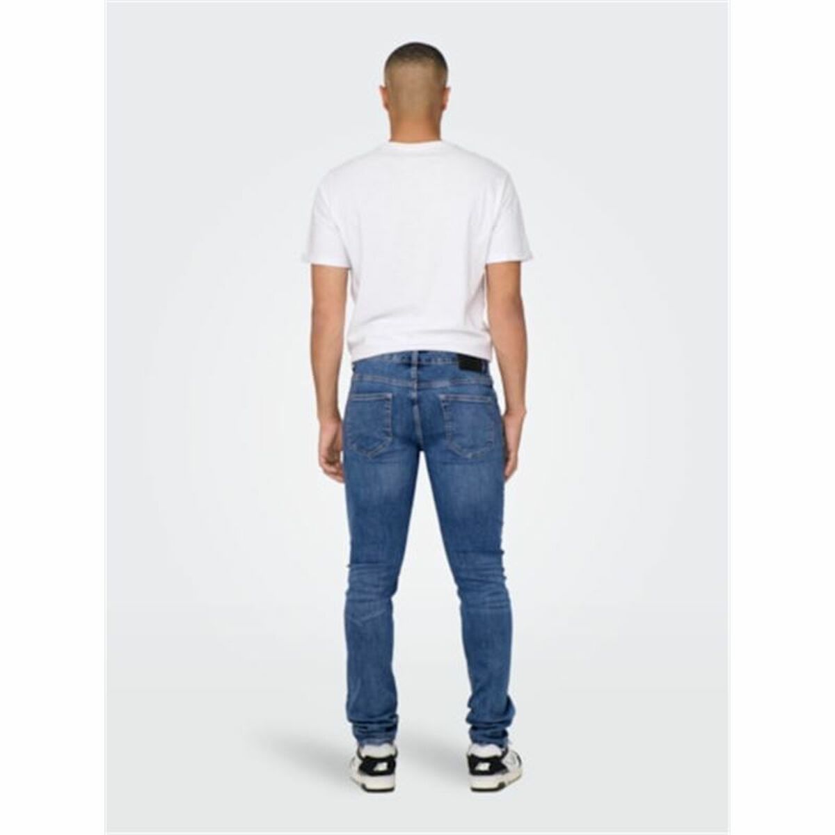 V2H5A133E8F3B0BE90698466B6856999CADR5528776P4