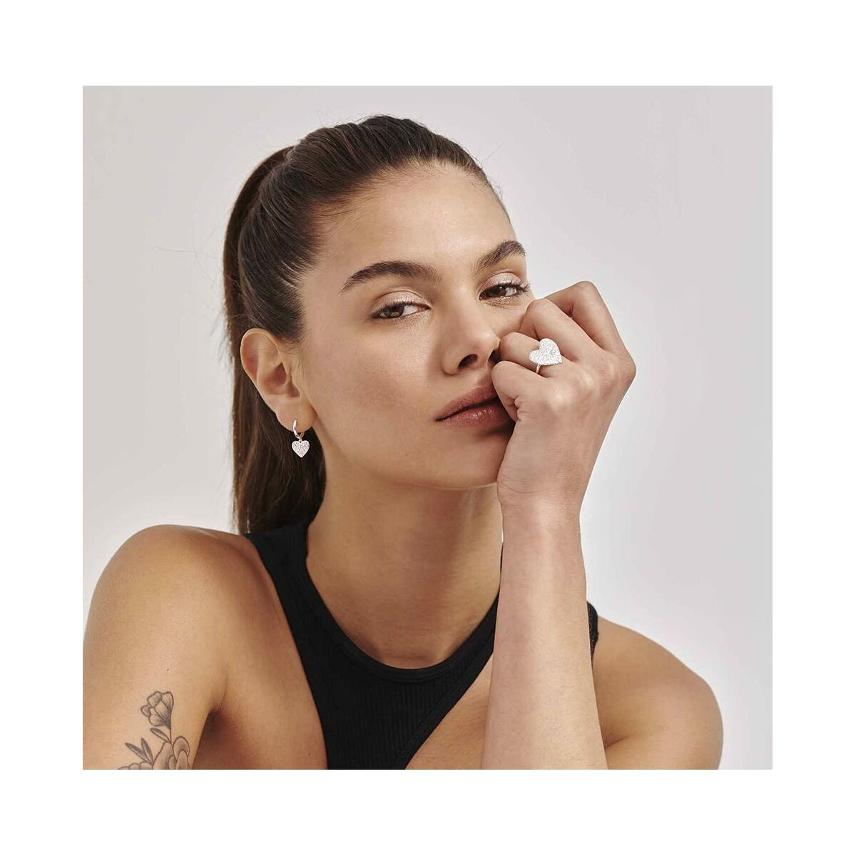 V4H7538CBF41470FAFF82A4B869689A0F51R4243596P4