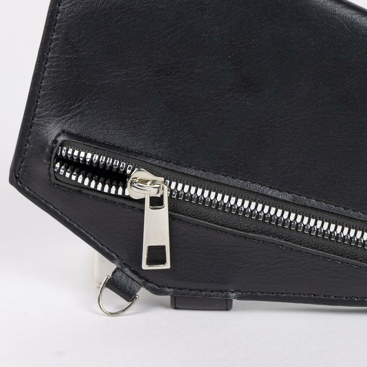 V3H46F4405D4CA0EEC69FC7A96C6CC995D1R4582423P6