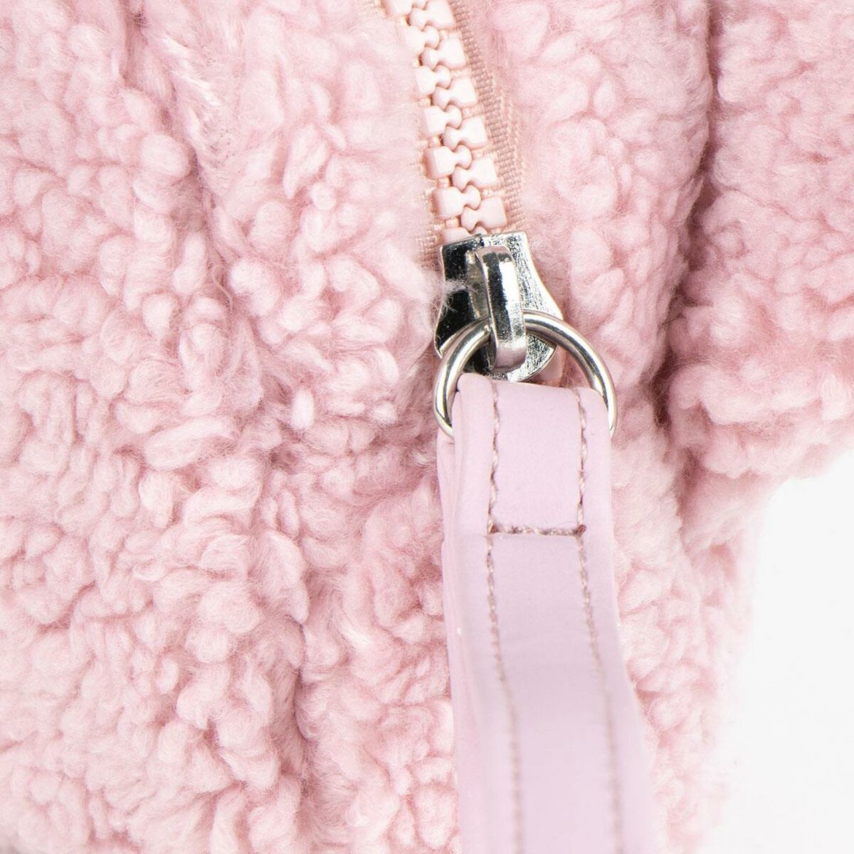 V2H688E65AE2C918BC1F1F280646976D6F7R6841809P5