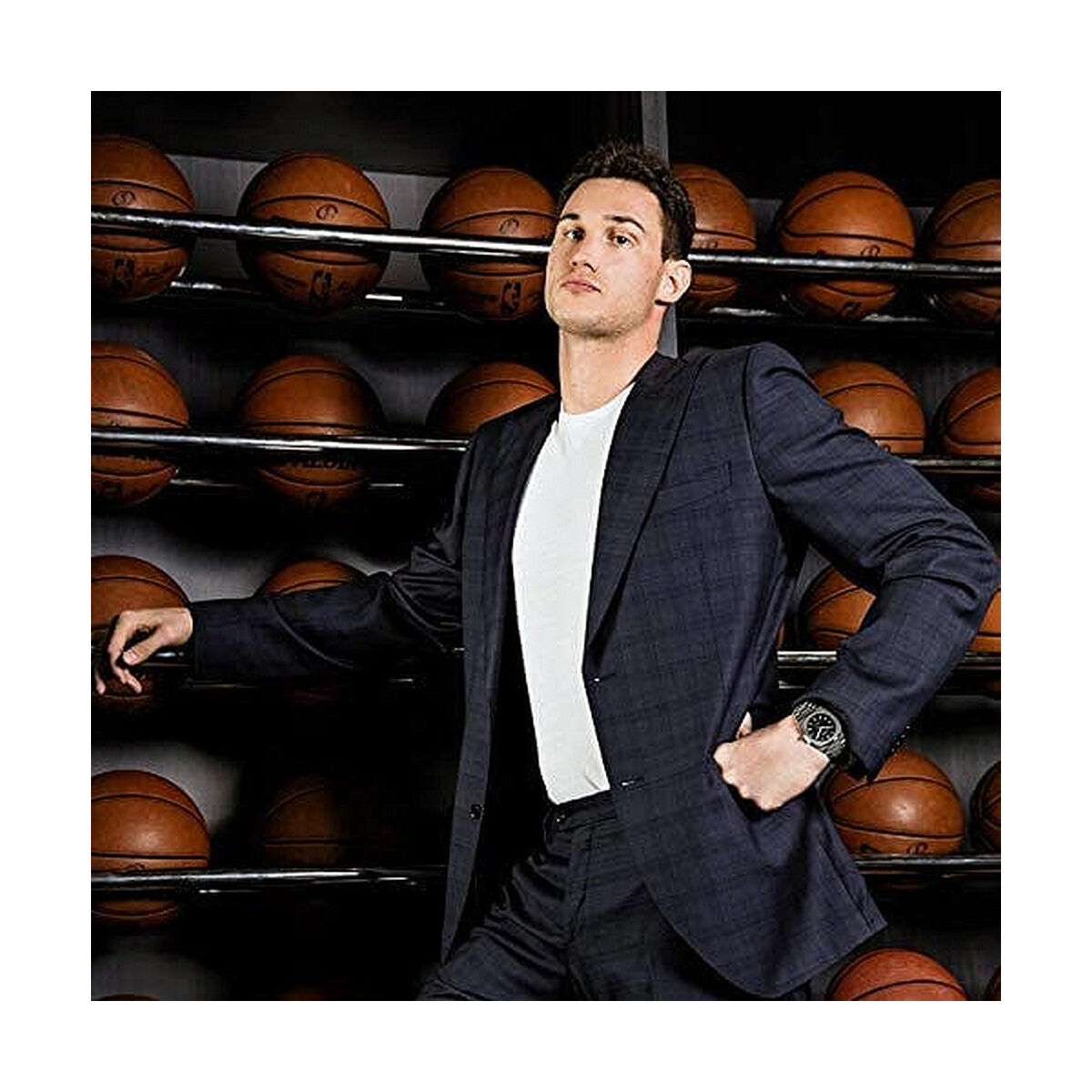 V6H2EA86FE0455329CA9A31C04C300DC56DR5527471P7