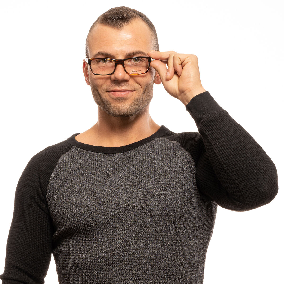 V6H85D9B48341458265AA5B4557C2F76B97R3702047P4