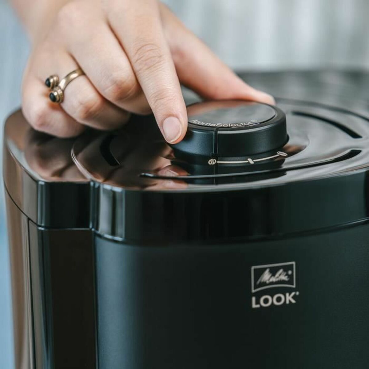 V4H3B4A19DE982FE90CB090A83219C723EAR5488612P2