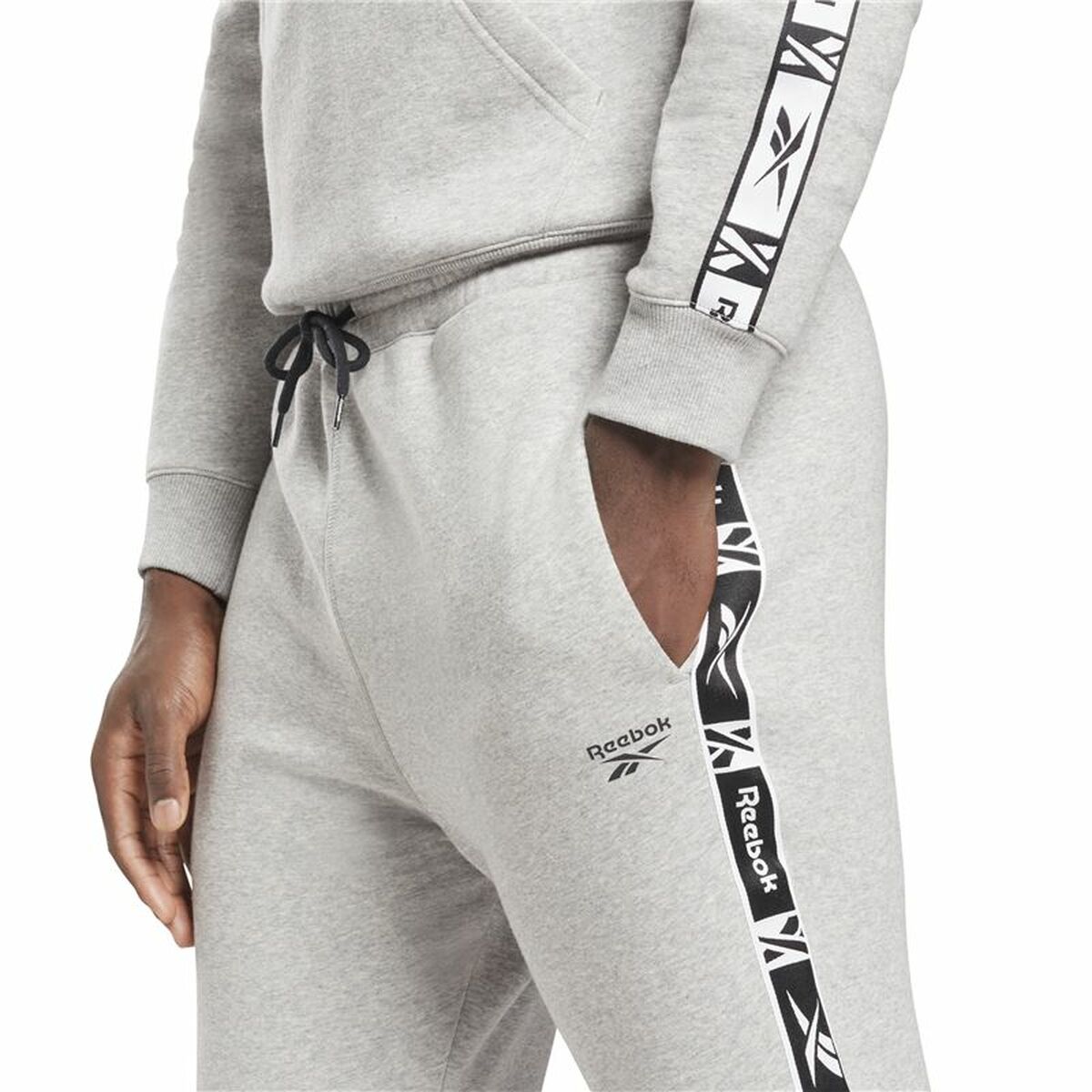 V2HF0431AAE53646315F766C4E51B823BAAR5526144P4