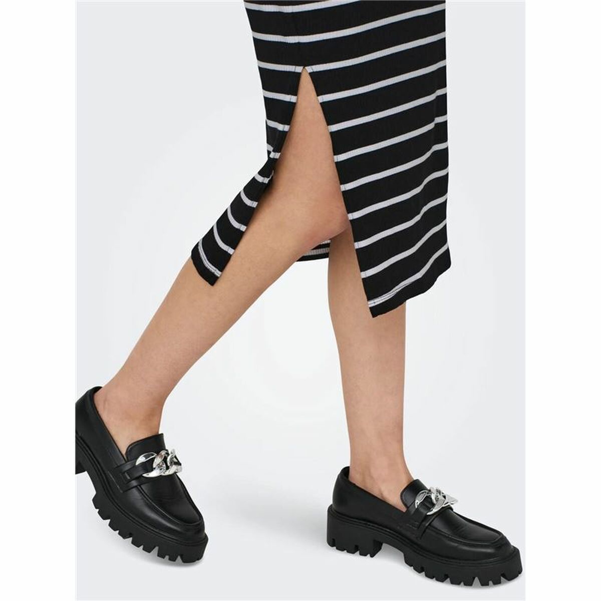 V2H0B16CD15E2A6486D441F64E100E4C523R5560303P6