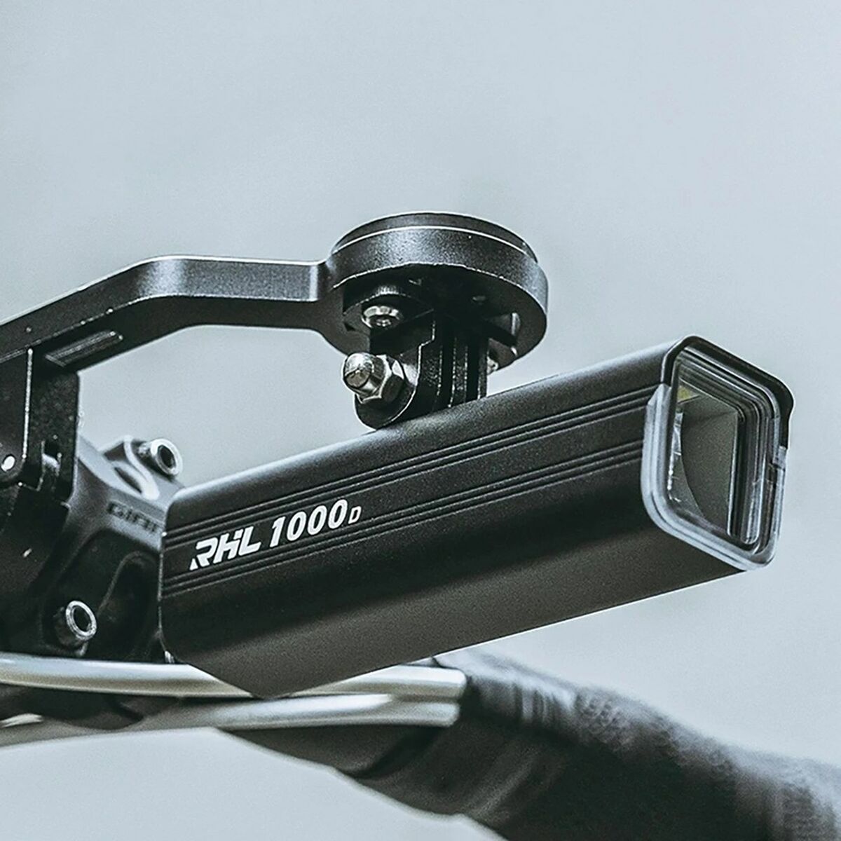 V3H21369B6431CA5518CC458EE90056B4C8R6468399P3