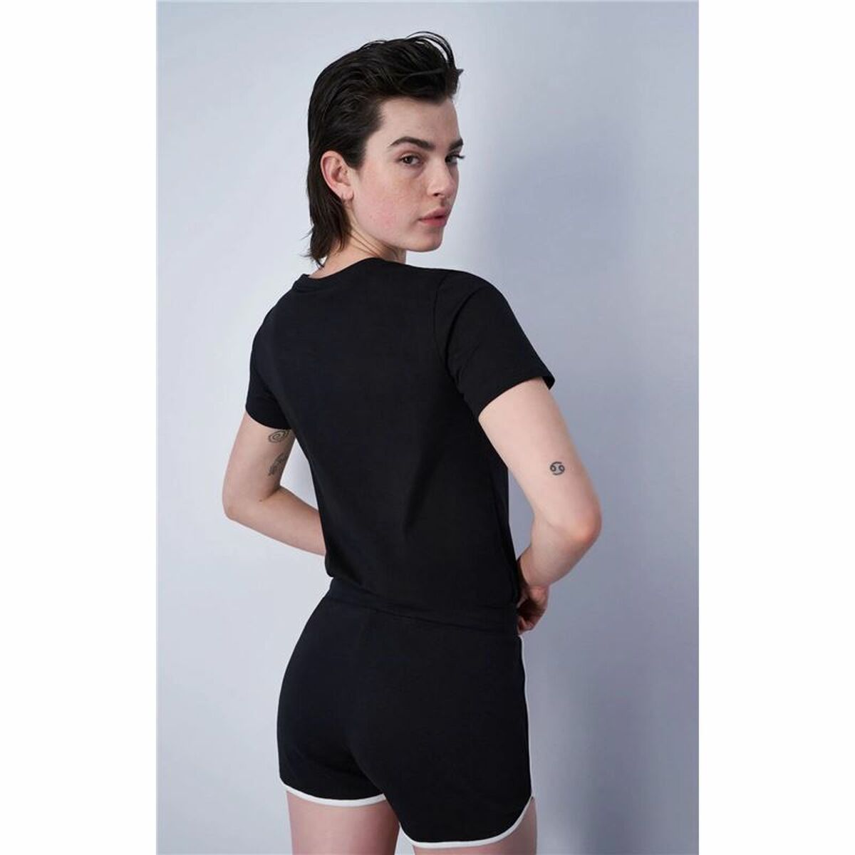 V3H7CB4709DAD84B1AA1E4D2579E5C9D04BR4648146P3