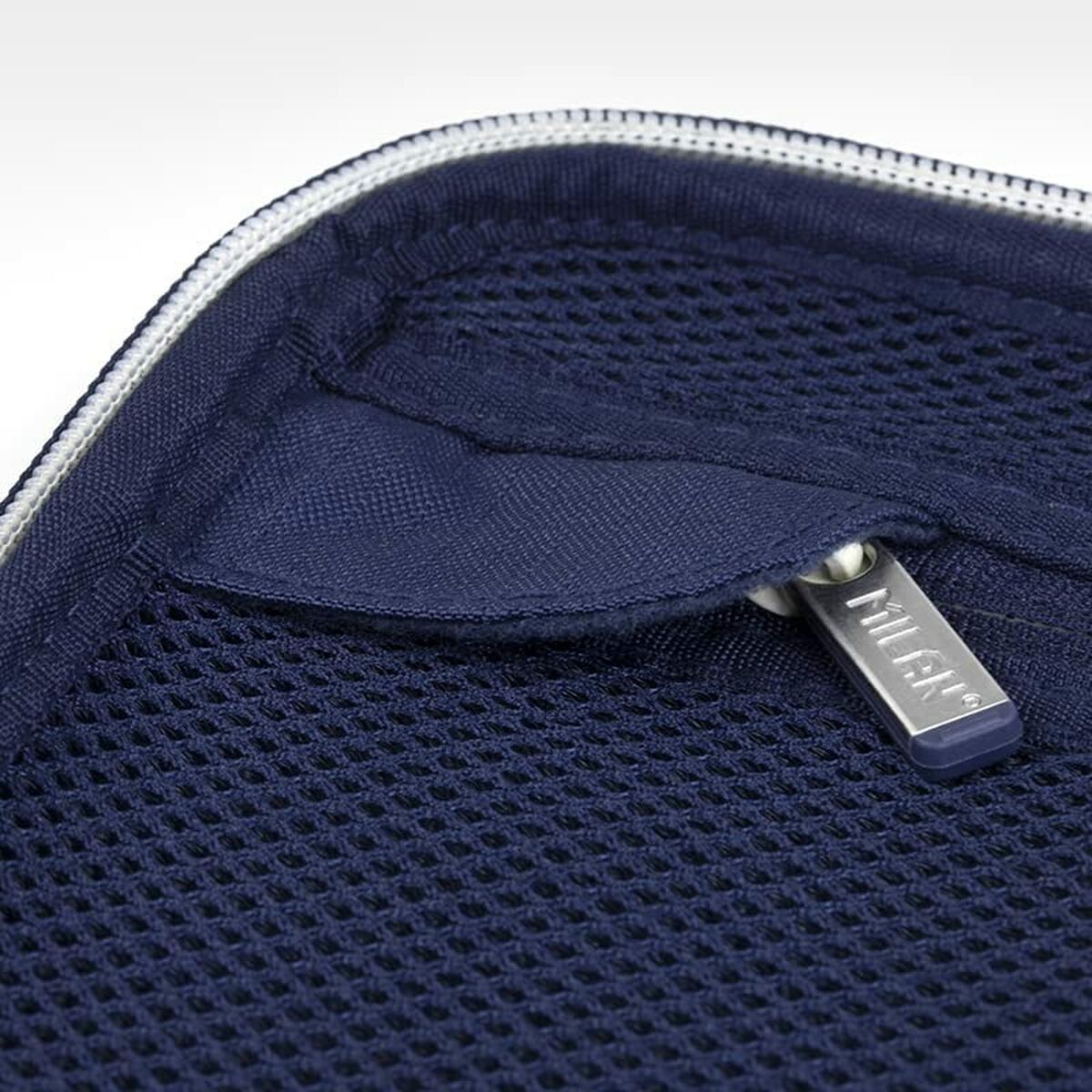 V6H001B1CB931EB0A34C0100BA4C09D5F76R4583648P2