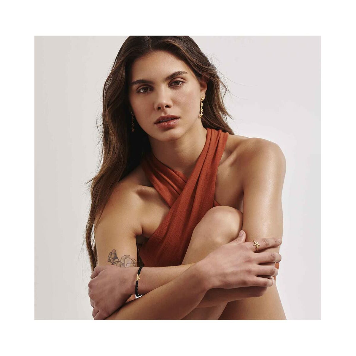 V4H232593D731C00E97B595A57F2CE782CAR4243716P3