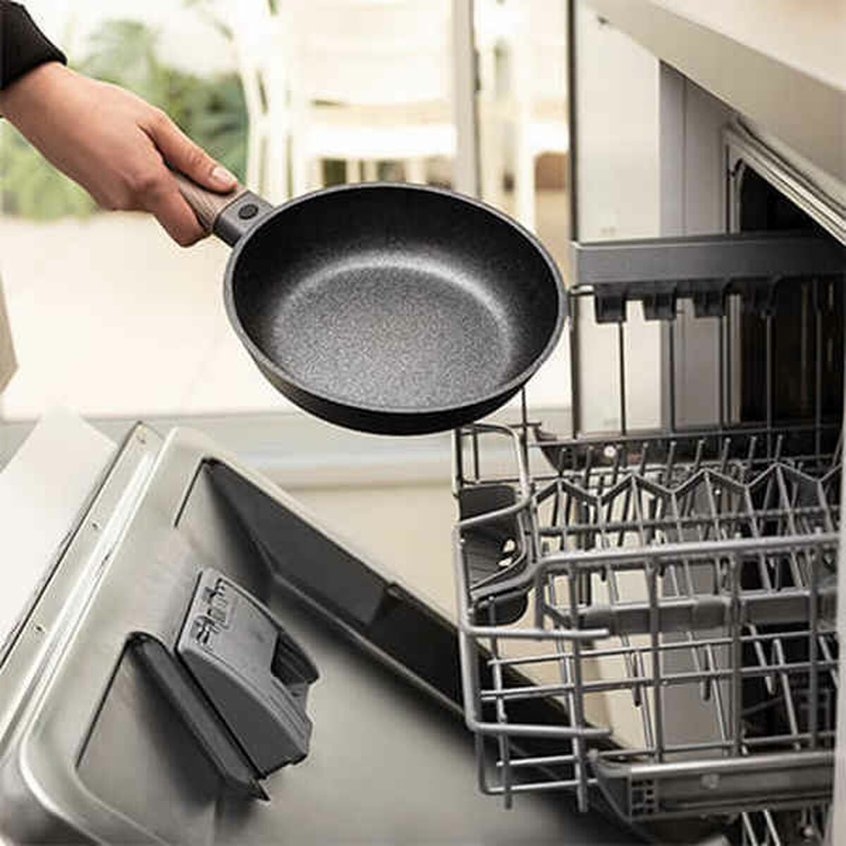 V13HE32CD21BB19CBF3D993700367F69A51AR6193532P2