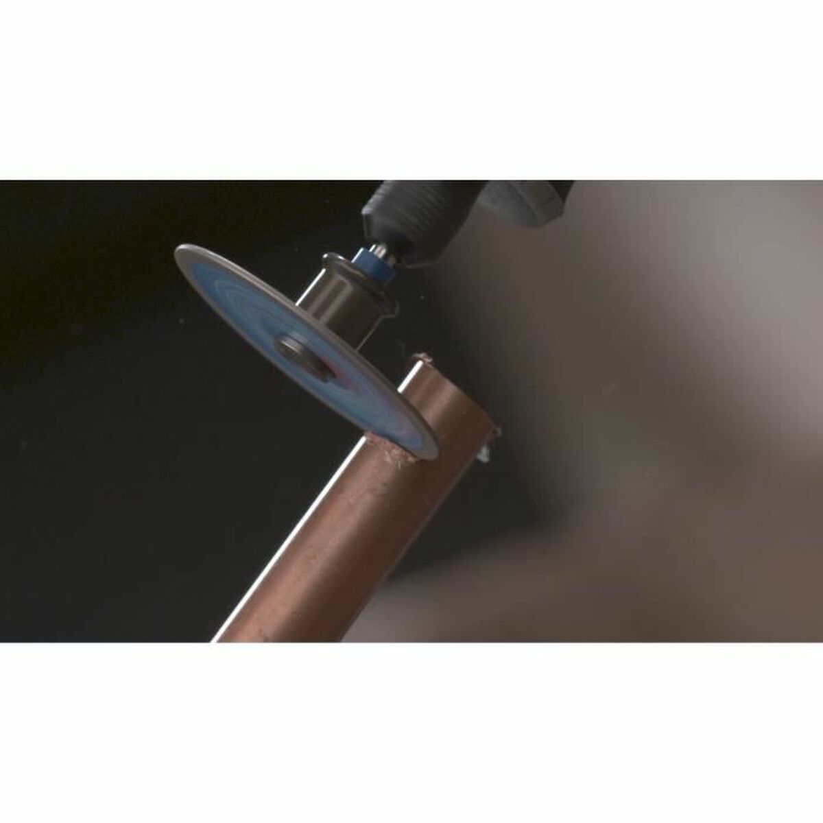 V6H6929FA3929DA2EF11AA2042470A543F8R4008215P3